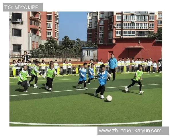 踢足球的乐趣与挑战让我领悟团队精神与自我成长的深刻体验